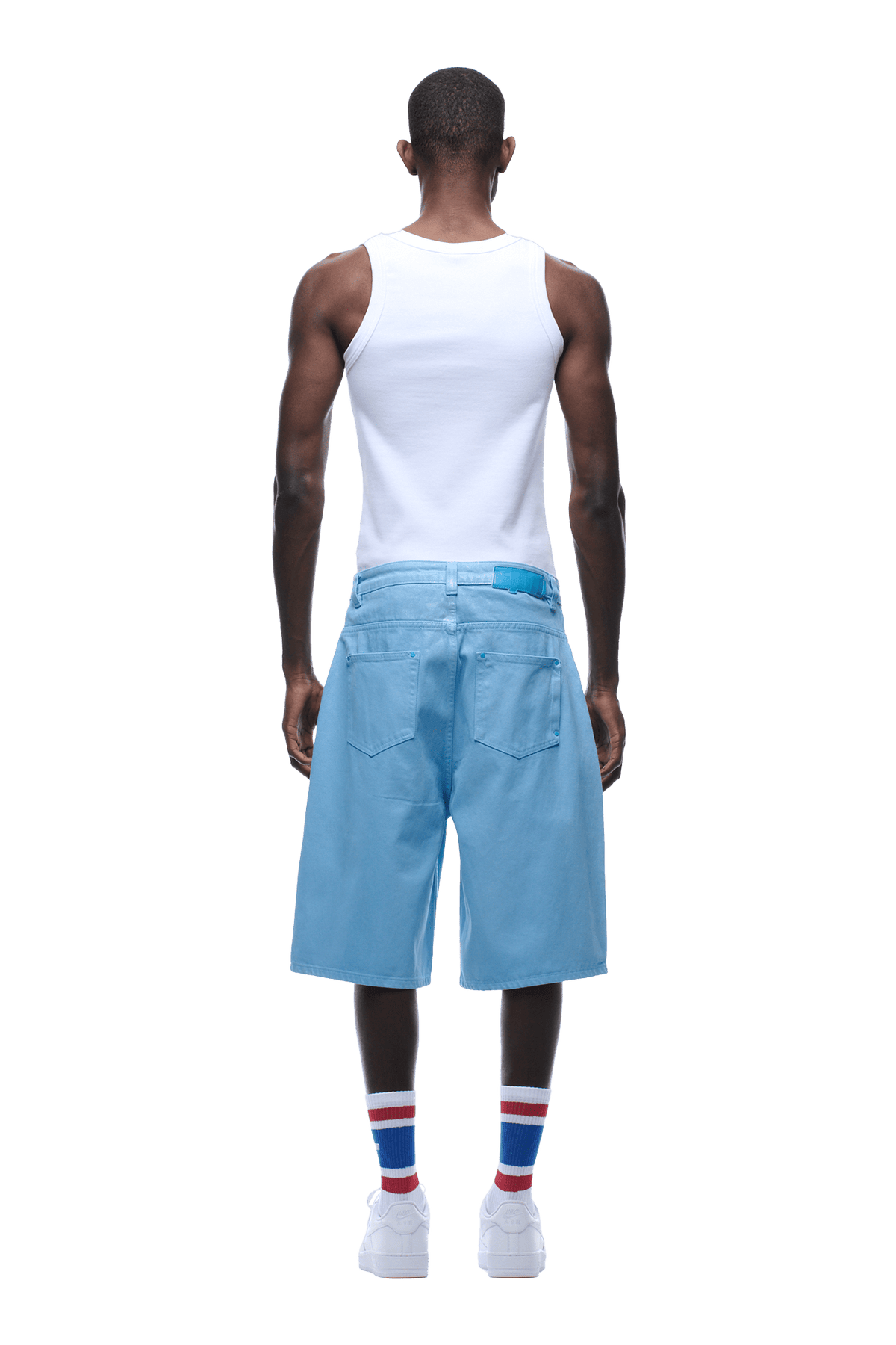 BESCHICHTETE JEANS-SHORTS HELLBLAU