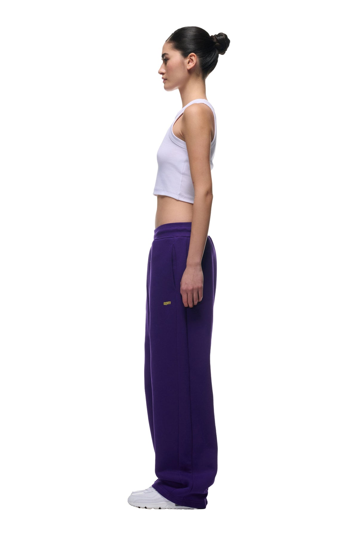 JOGGER MIT OFFENEM BEIN CYBER PURPLE