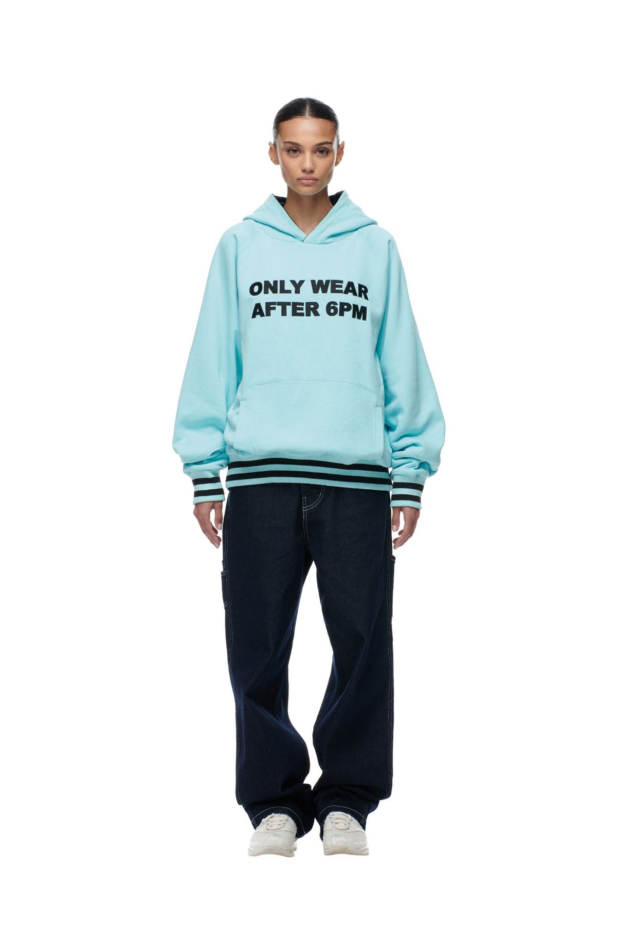 NUR WENDBAREN HOODIE SCHWARZ/TÜRKIS TRAGEN